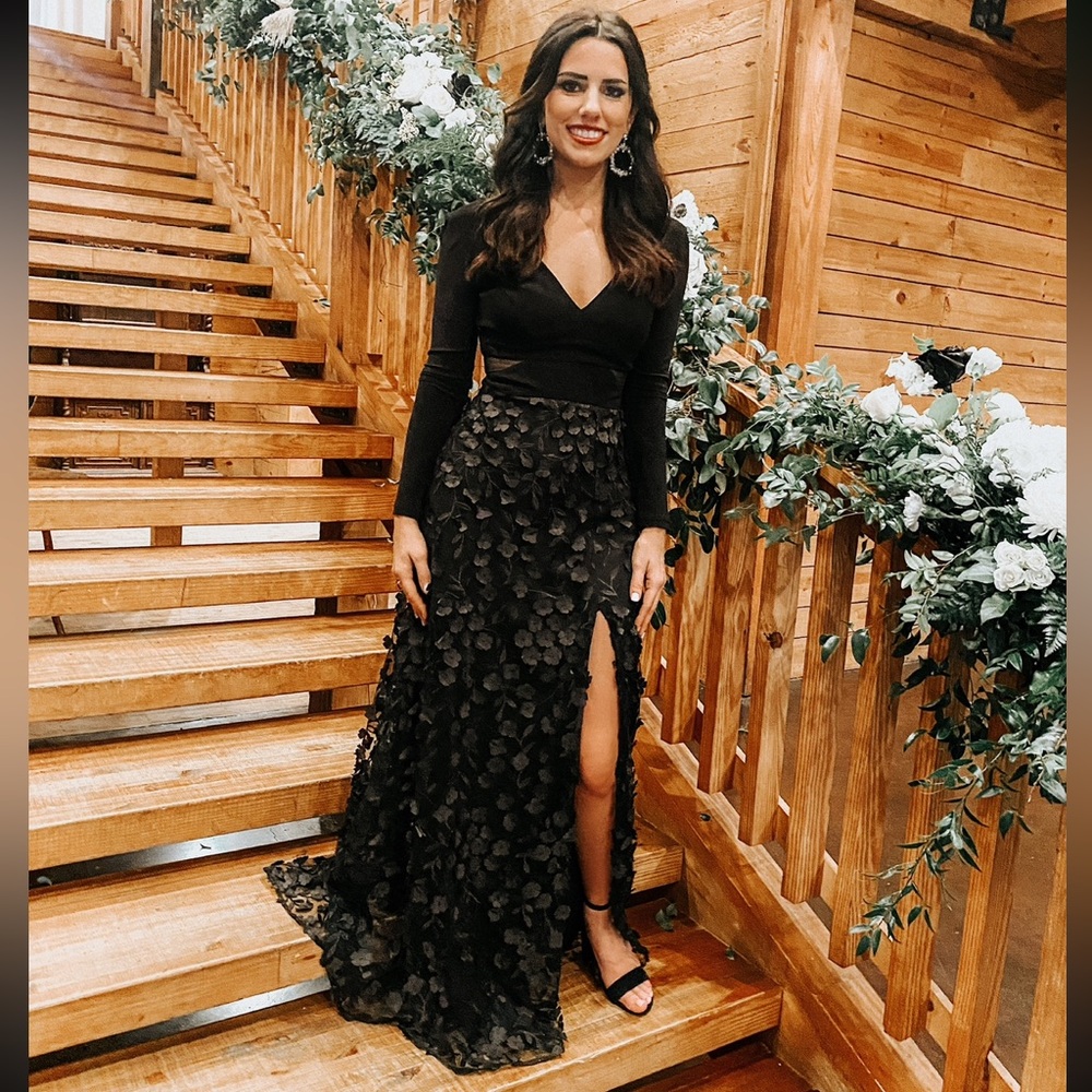 Elegant Black Long Sleeve V-Neck Gown with Textured floral Skirt